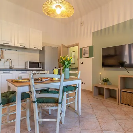 2 Steps Away From With Private Parking Bologna