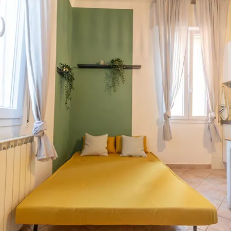 2 Steps Away From With Private Parking Appartement