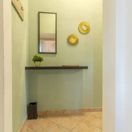 2 Steps Away From With Private Parking * Bologne
