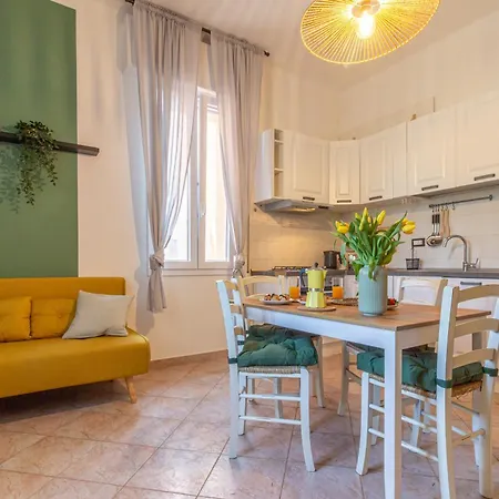 Διαμέρισμα 2 Steps Away From With Private Parking *