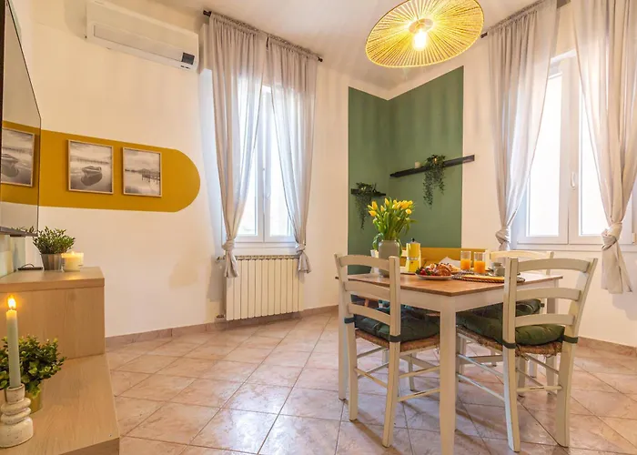 2 Steps Away From With Private Parking Apartmán