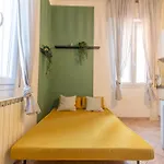 2 Steps Away From With Private Parking Apartment